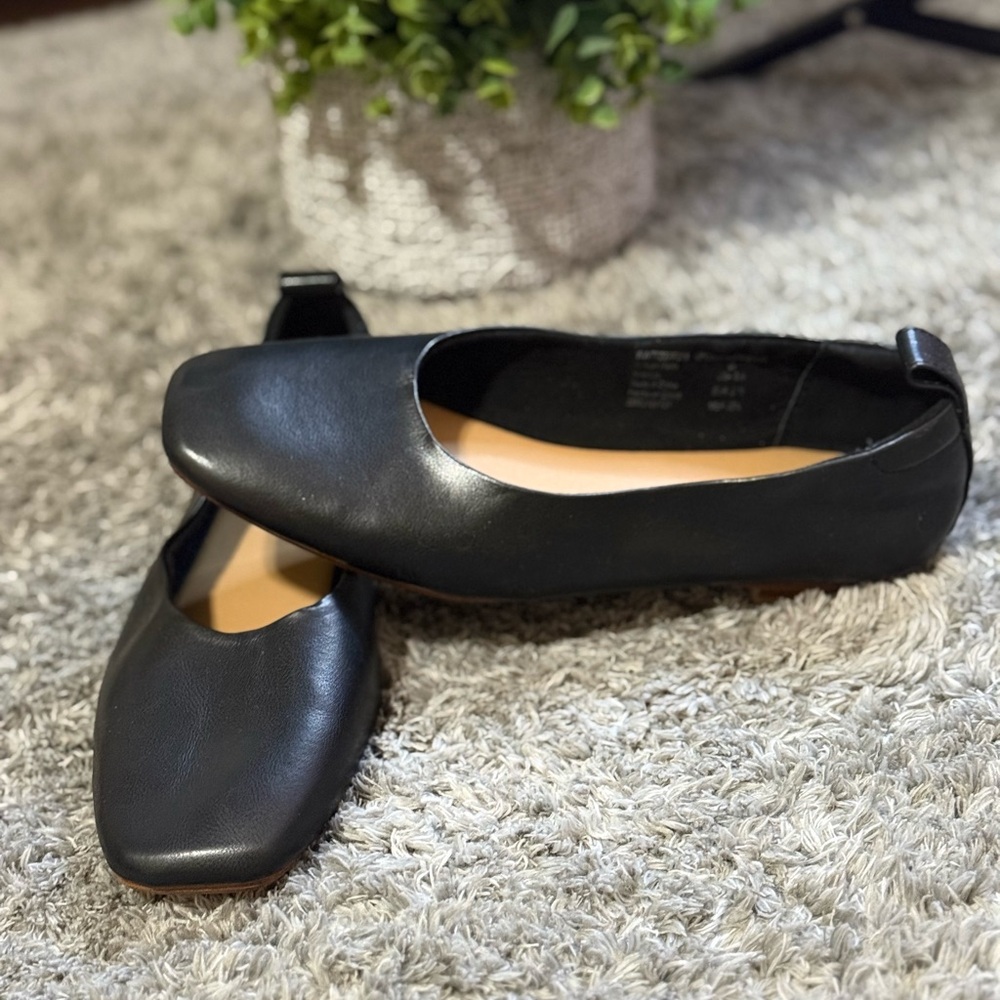 Elegant Black Women's Flats